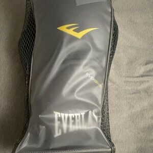 Everlast Evershield Black and Yellow training gloves 16 oz
